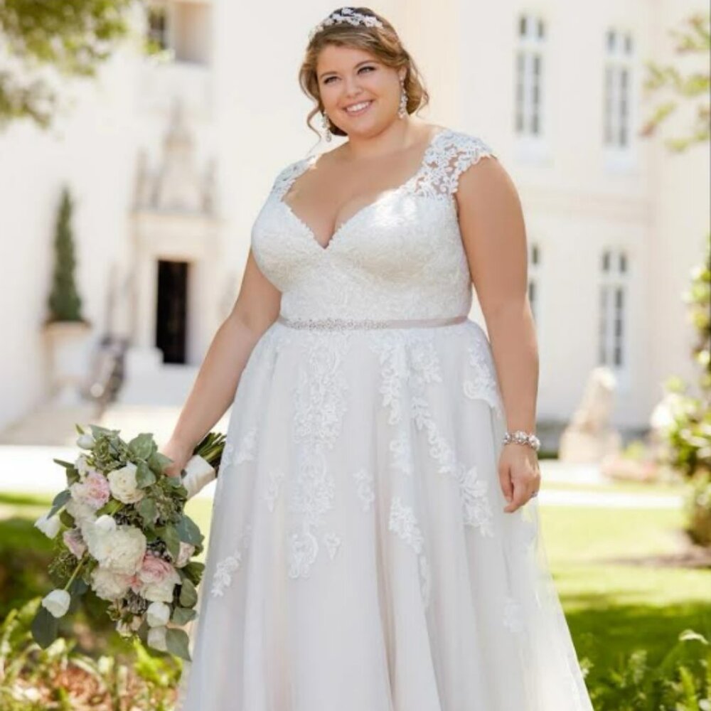 Stella York Romantic Lace Wedding Dress with Cameo Back